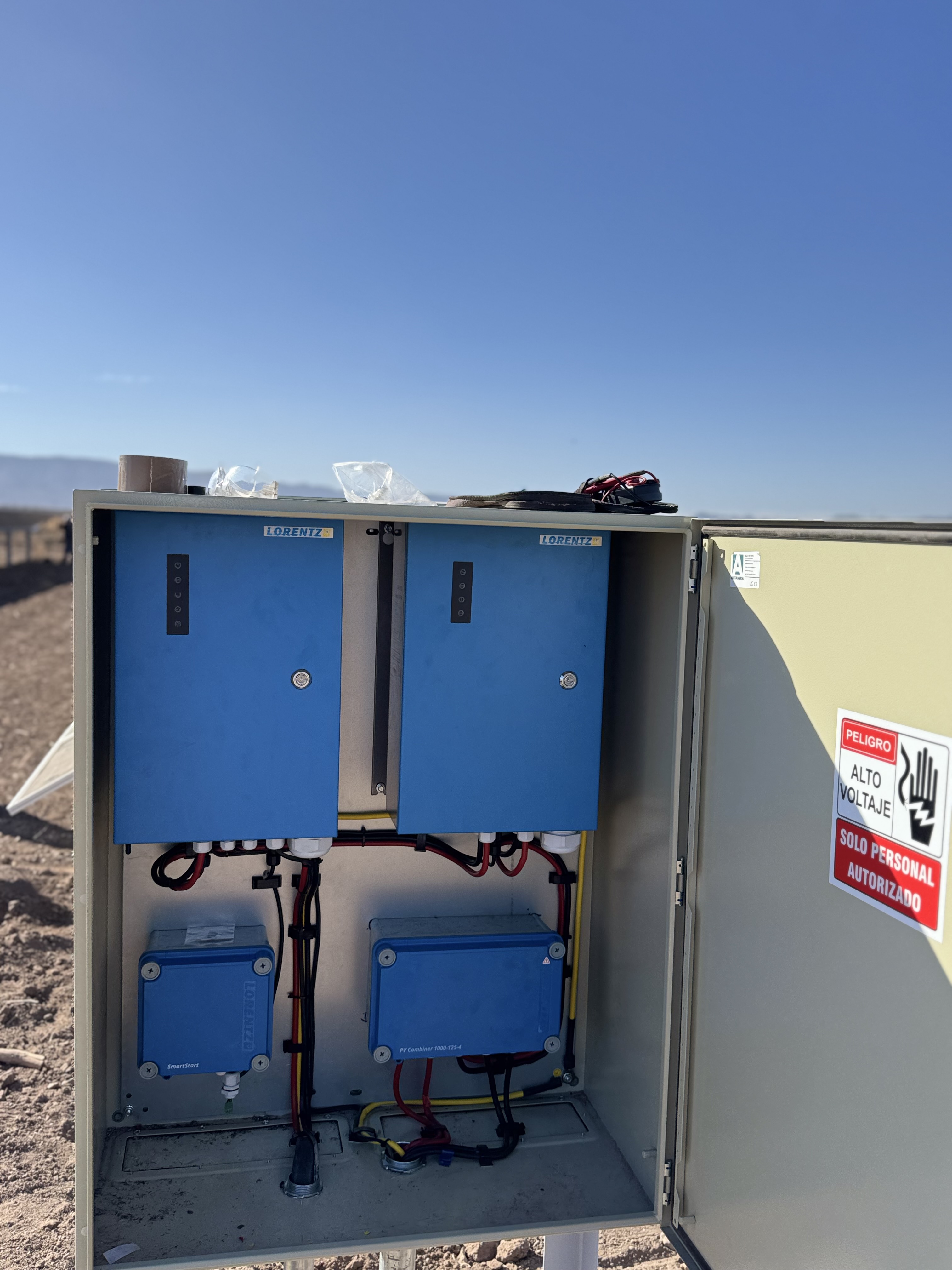 Detalle de los módulos fotovoltaicos de 630W del macro-sistema solar de Colonia LeBarón