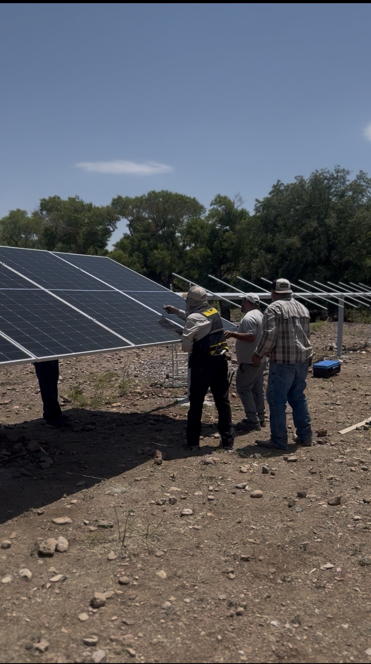 Cabezal de pozo y columna de bombeo del sistema solar de 25 HP en Mata Ortiz, Chihuahua