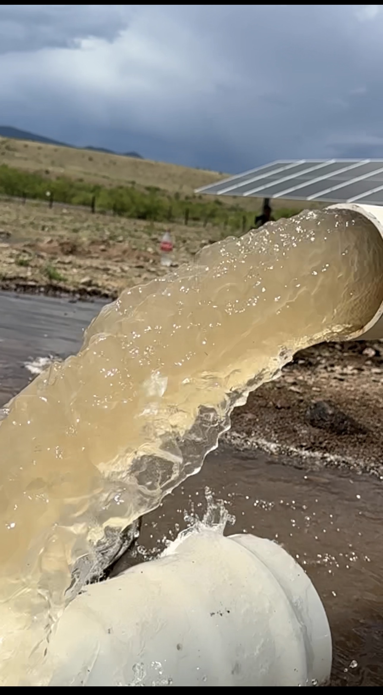 Sistema de riego agrícola solar de alta capacidad para plantaciones, bombeo fotovoltaico de hasta 300 HP para riego por goteo y aspersión en el campo mexicano